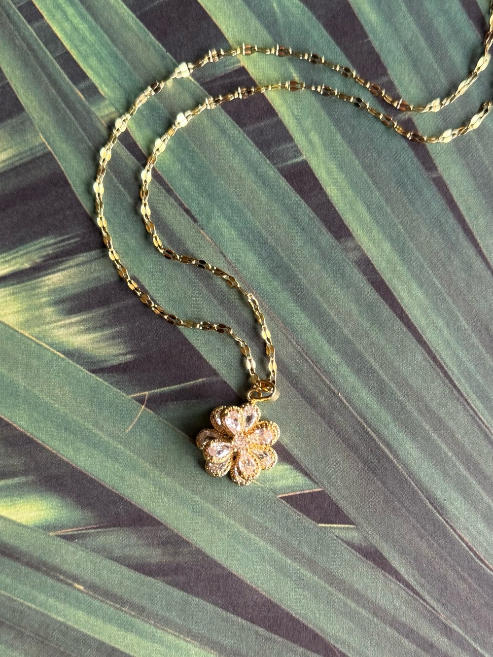 Gold Floral Pendant Necklace - Women Jewelry